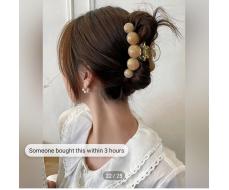 1pc Women's Elegant & Fashionable Oversized Acrylic Hair Claw With Apricot-Colored Double-Sided Faux Pearls, Suitable For Daily Wear, Dates And Vacations