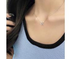 1pc Bowknot Shaped Crystal Inlaid Necklace For Women, Korean Style Clavicle Chain Trendy Ins Necklace, Minimalist And Minimalist Style SKU: sj2311026079016717