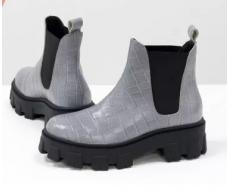 Ботинки свободного одевания в стиле челси, из натуральной итальянской кожи серого цвета с текстурой крокодил, на тракторной подошве, Новая коллекция от Gino Figini, Б-2058-03