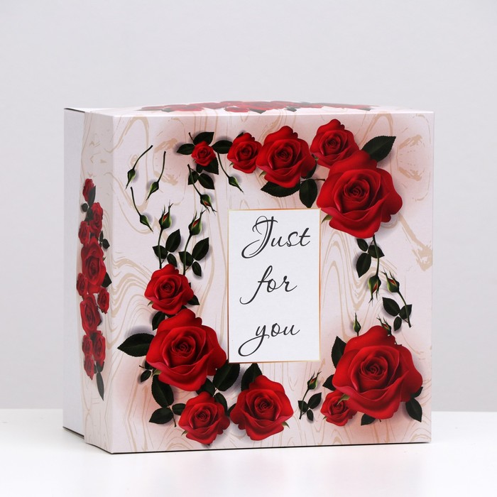 Коробка для торта "Цветы красные", 21,5 х 21,5 х 12 см, 1 кг ФАСОВКА ПО 10 шт.