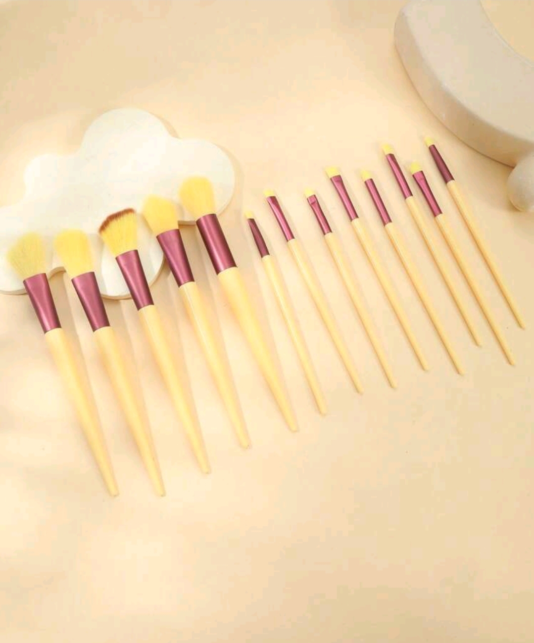 ROMWE Yellow Makeup Brush Set