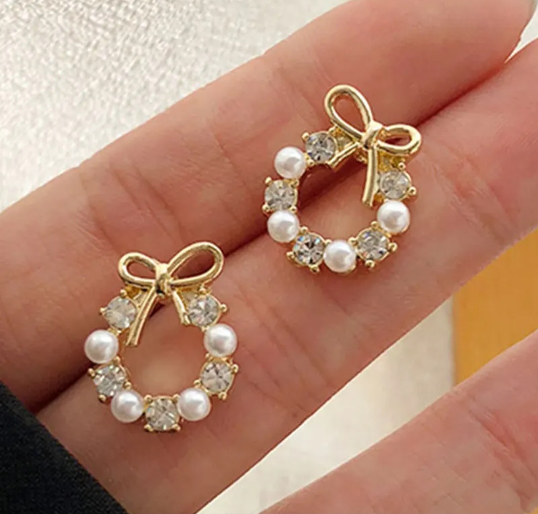 ПРИСТРОЙ!!!   Серьги 1 Pair Of Small And Delicate Bowknot Style Trendy And Stylish Earrings