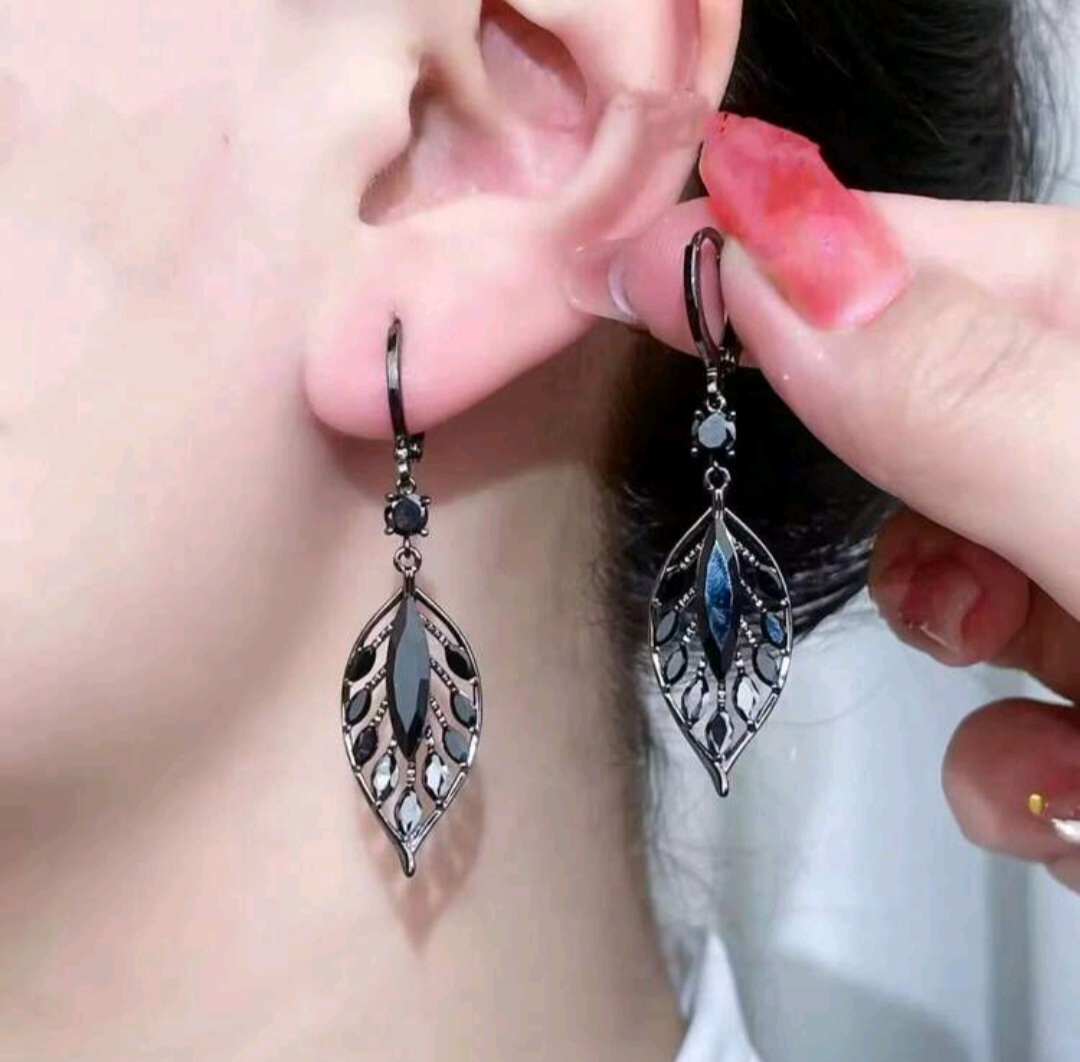 ПРИСТРОЙ!!!   Серьги Black Rhinestone Decor Leaf Drop Earrings