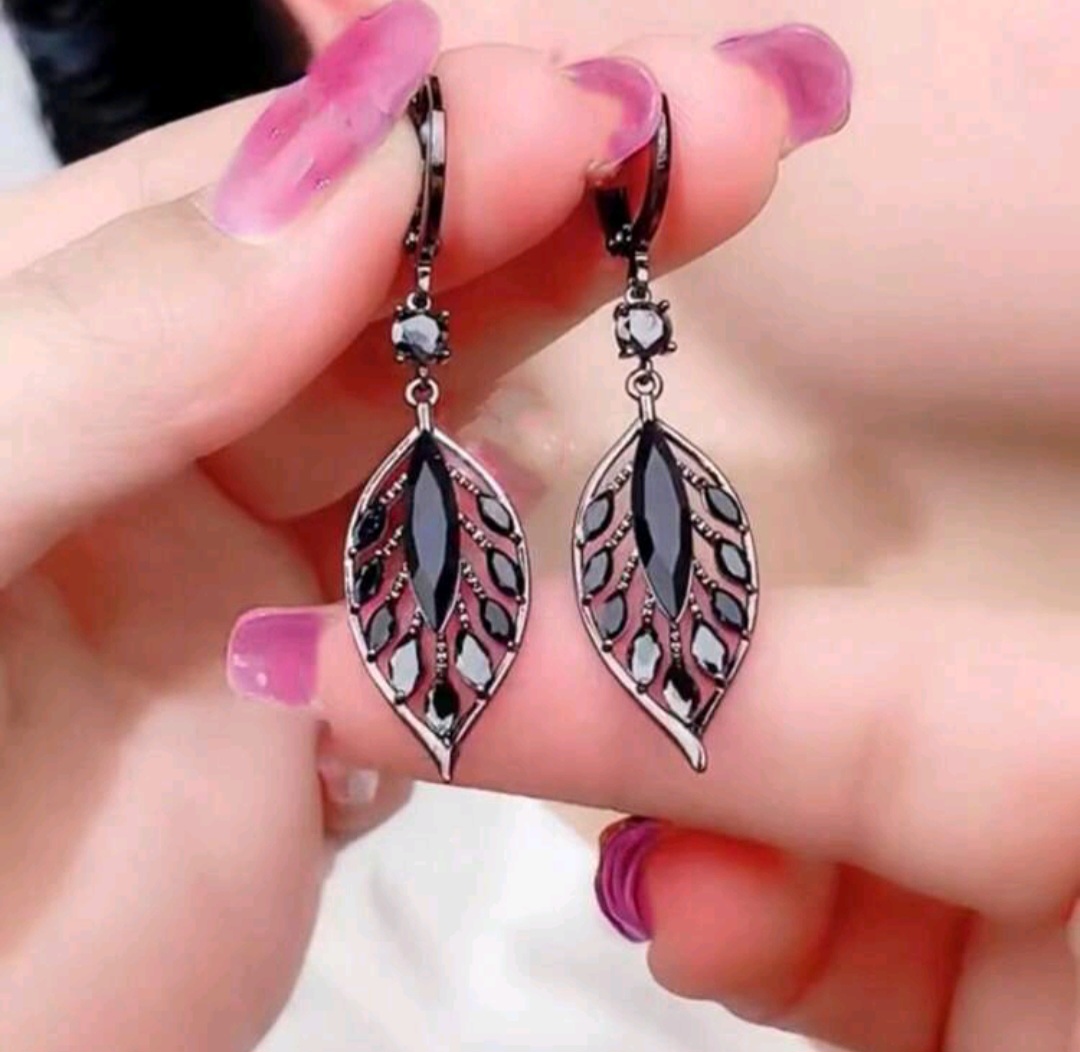 ПРИСТРОЙ!!!   Серьги Black Rhinestone Decor Leaf Drop Earrings