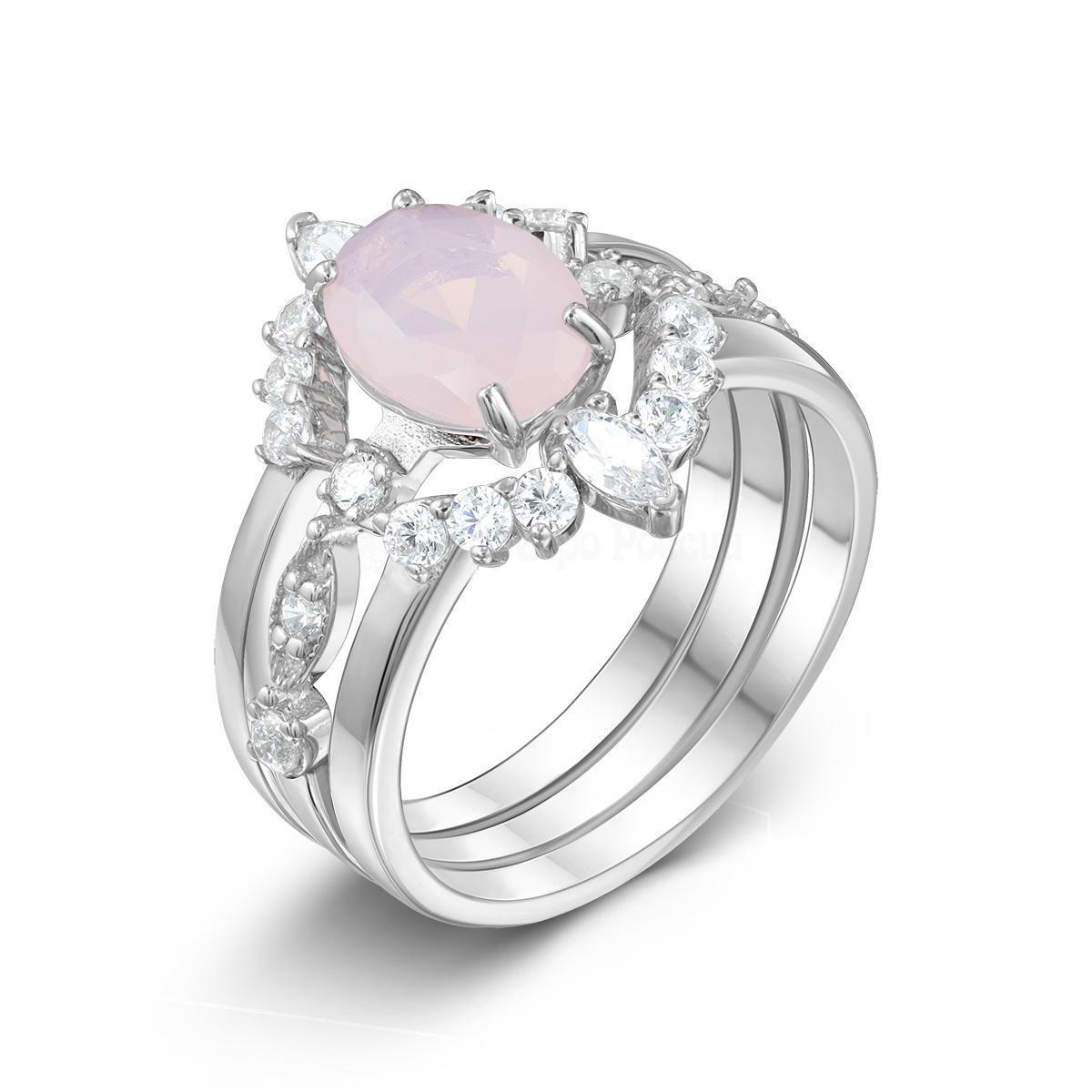 Кольцо тройное из серебра с пл.кварцем цв.розовый лунный и фианитами родированное